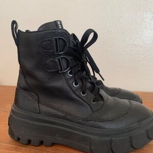 Sorel Caribou Boot— Waterproof Black Leather Platform